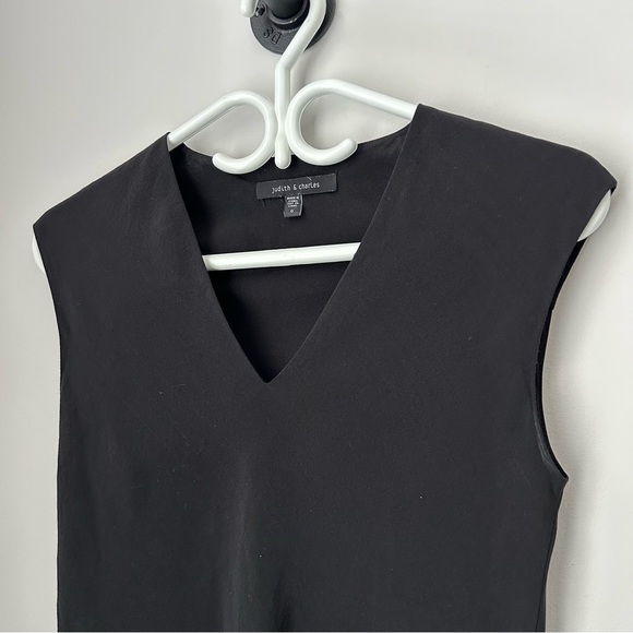 Judith & Charles Silk V-neck Top - Picture 4 of 8
